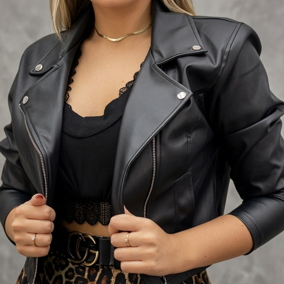 Jaqueta Cropped de Couro (Compre 1, Leve 2)