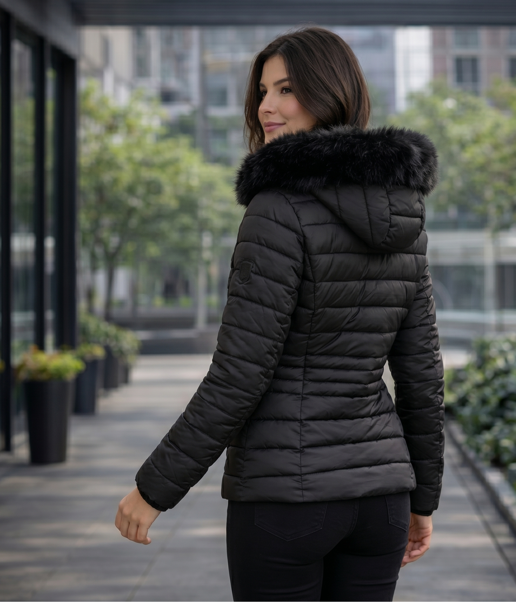 Jaqueta Puffer Forrada Impermeável com Capuz de Pelinho - Premium